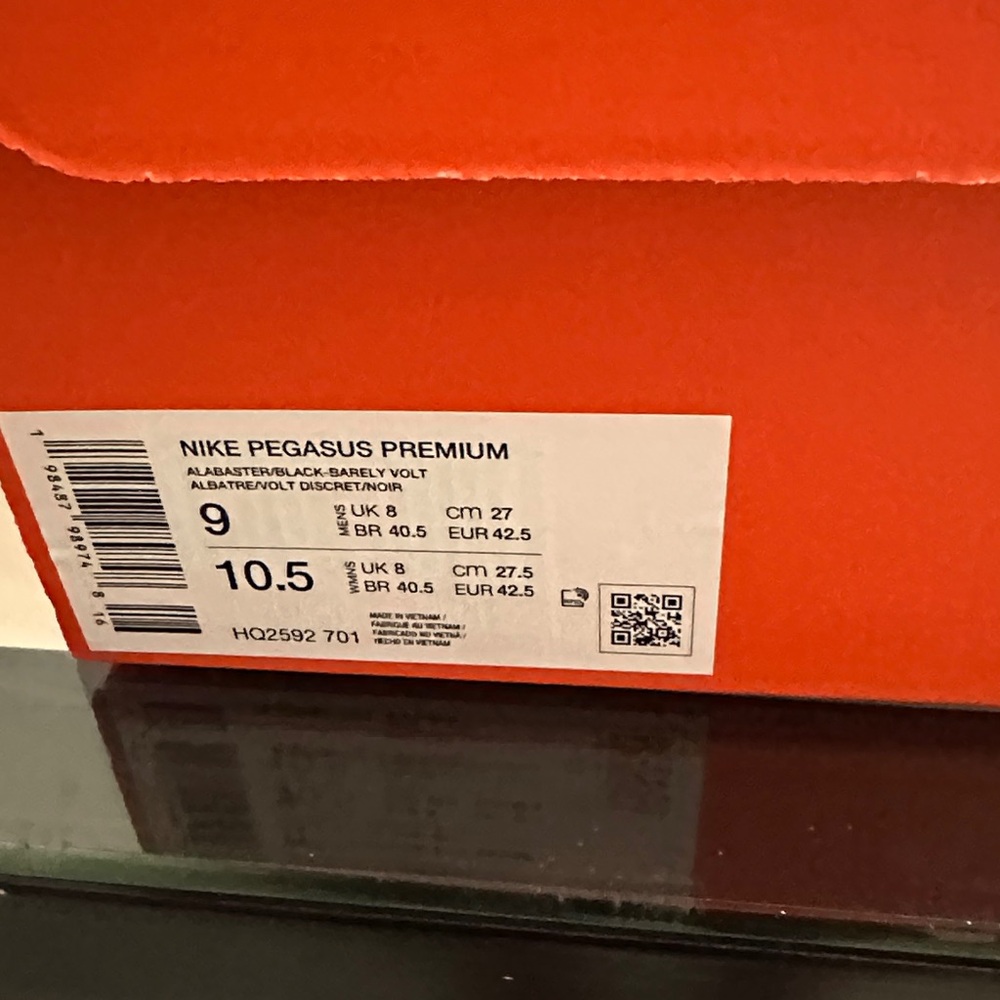 Nike Kids Orange Shoe Box Label - Sizes 9 / 10.5
